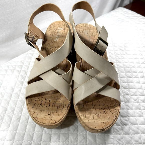 Korks Shoes - KORKS wedges- size 11 - light taupe/tan